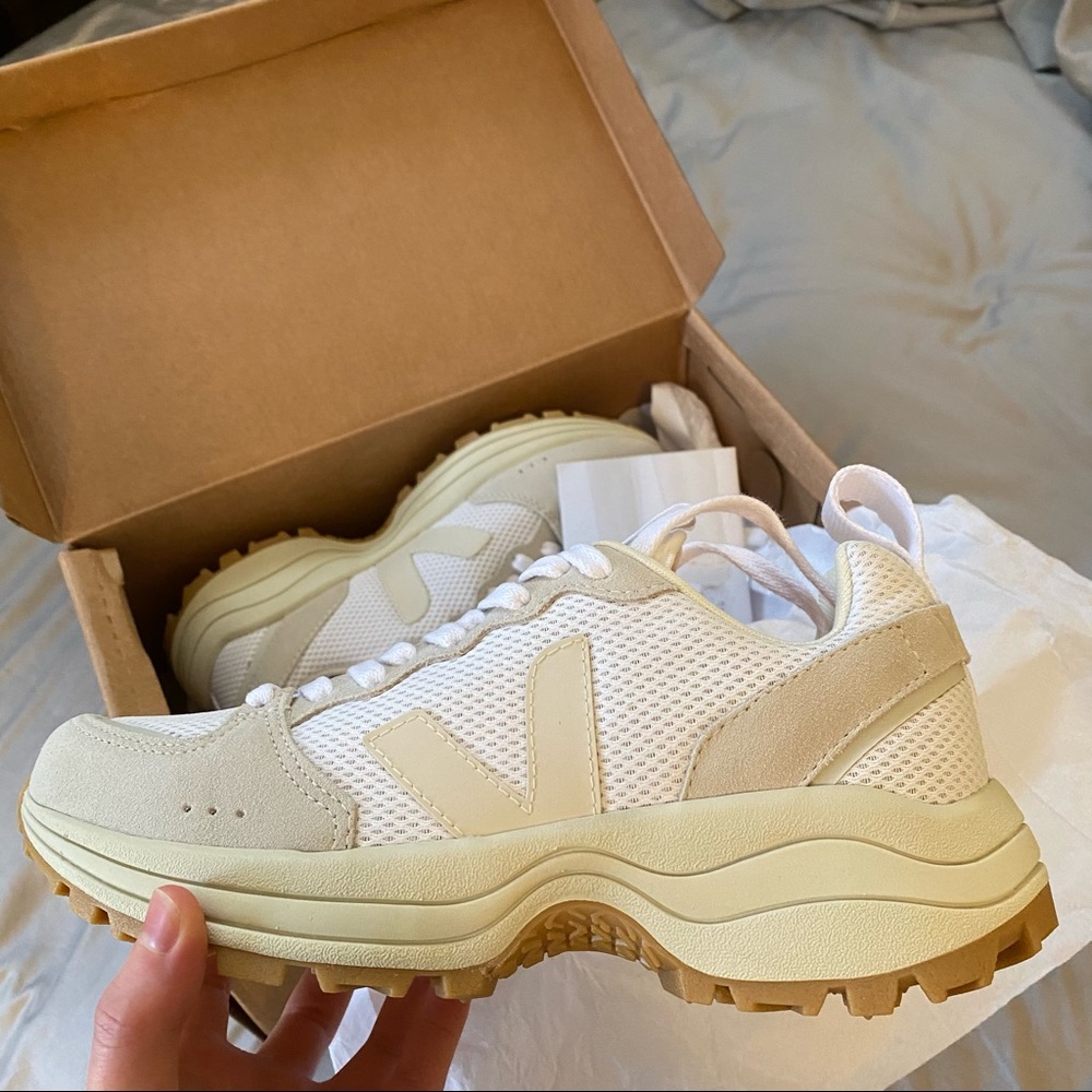 Veja Venturi sneakers